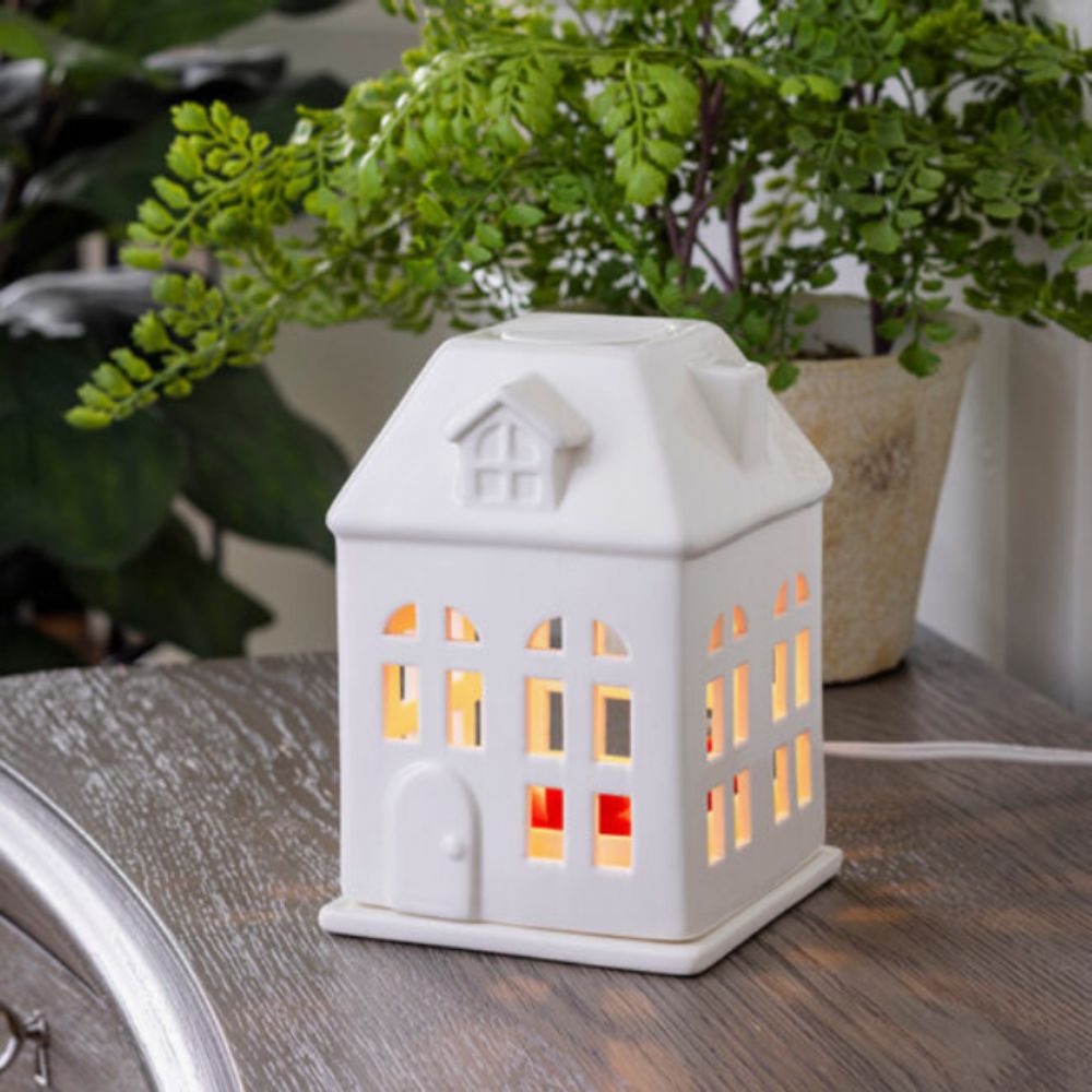 Brûleur électrique maison en porcelaine blanche avec fondant parfumé – ambiance chaleureuse