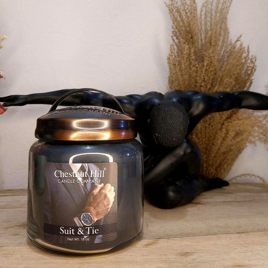 Bougie parfumée cire de soja 450g - Costume et Cravate - Chestnut Hill candle company Déco et Senteur du Monde