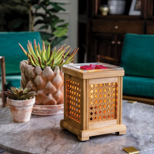 Lampe chauffe-cire Bois & Rotin Edison – détail design bois et tressage rotin décoratif