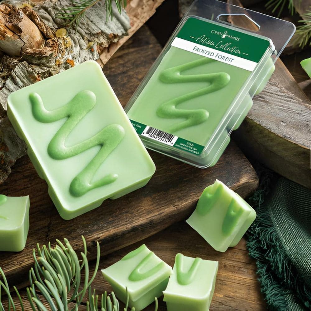 Fondant Forêt Givrée 70 g avec illustration de pins enneigés et cristaux de glace pour une ambiance naturelle et apaisante