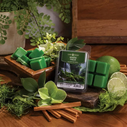 Fondant Mystic Falls avec illustration de parfum frais et boisée pour une ambiance magique