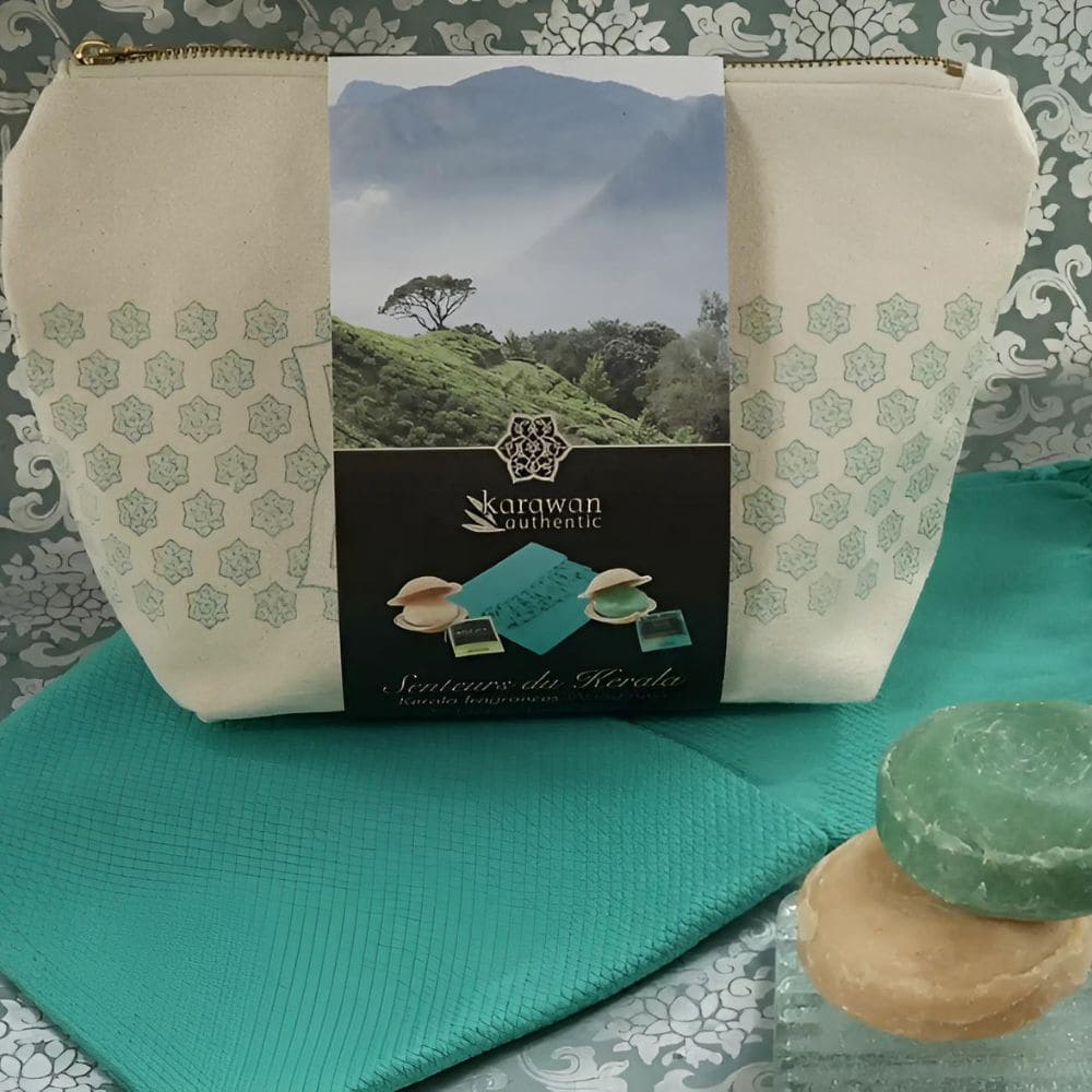 Grande trousse cadeau bien-être ayurvéda - soin kerala note boisee Déco et Senteur du Monde